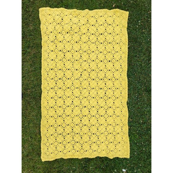 Vintage Handmade Yellow Crochet Blanket Floral Granny Square 35"x60" Clean - Picture 2 of 8